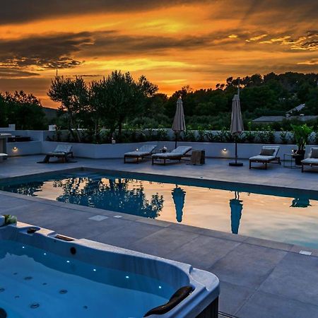 Luxury Villa Del Sogno With Pool, Jacuzzi, Parking Okrug Gornji Exteriör bild
