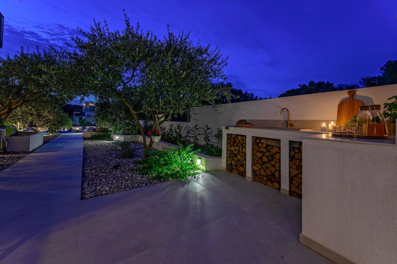 Luxury Villa Del Sogno With Pool, Jacuzzi, Parking Okrug Gornji Exteriör bild