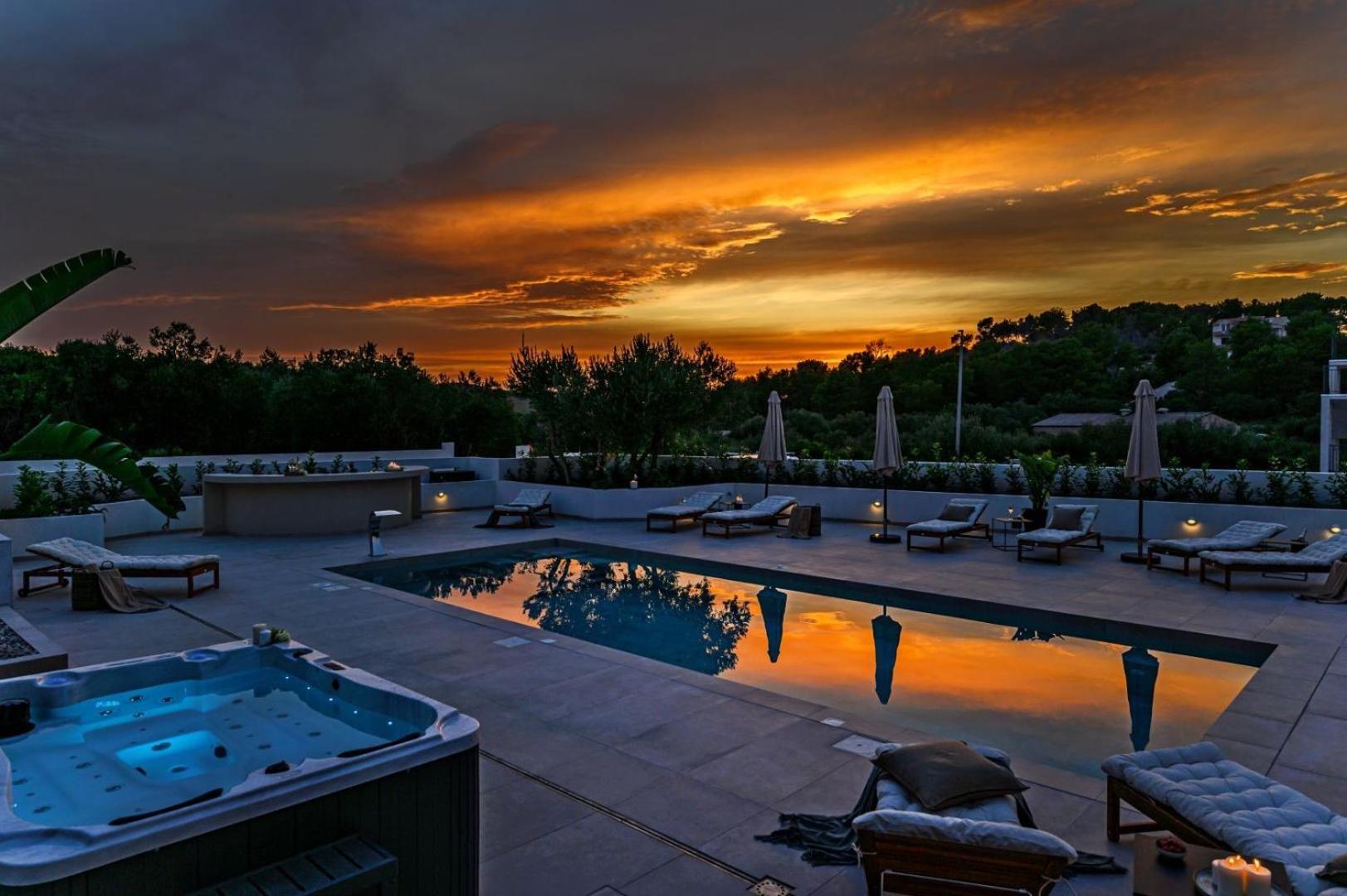 Luxury Villa Del Sogno With Pool, Jacuzzi, Parking Okrug Gornji Exteriör bild