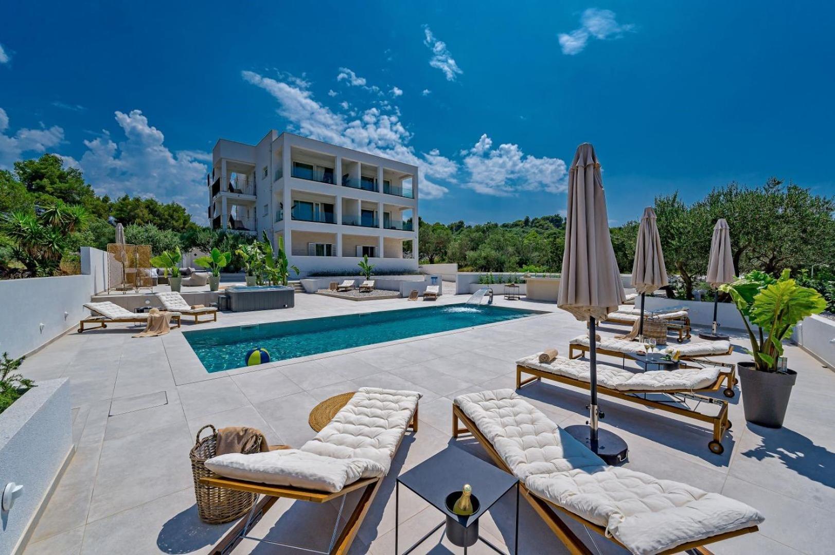 Luxury Villa Del Sogno With Pool, Jacuzzi, Parking Okrug Gornji Exteriör bild