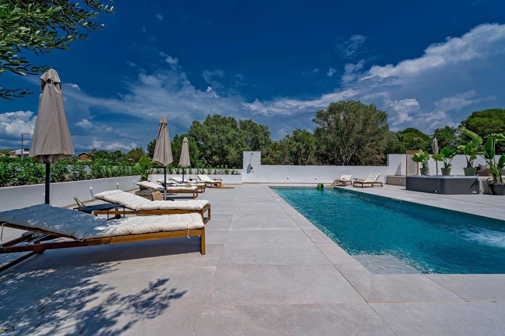 Luxury Villa Del Sogno With Pool, Jacuzzi, Parking Okrug Gornji Exteriör bild