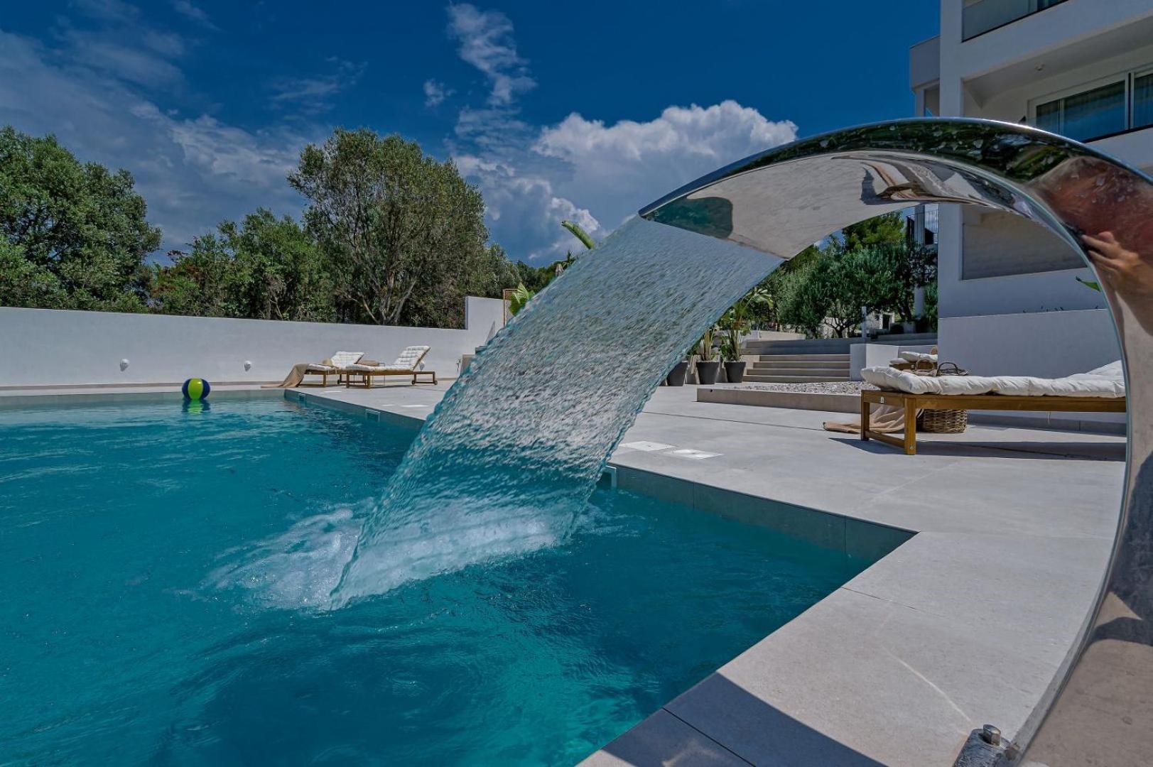 Luxury Villa Del Sogno With Pool, Jacuzzi, Parking Okrug Gornji Exteriör bild