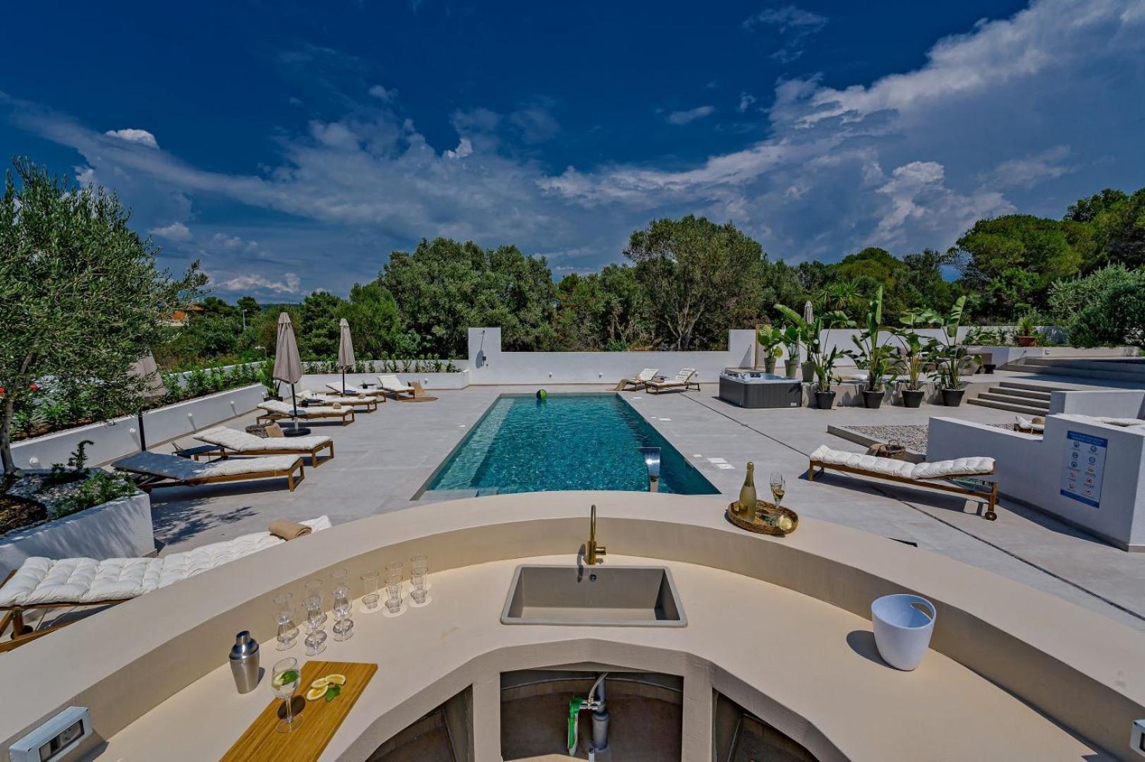 Luxury Villa Del Sogno With Pool, Jacuzzi, Parking Okrug Gornji Exteriör bild