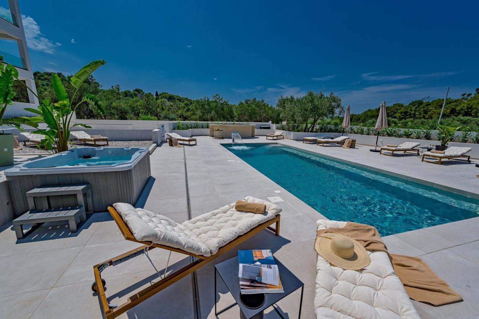 Luxury Villa Del Sogno With Pool, Jacuzzi, Parking Okrug Gornji Exteriör bild